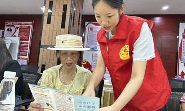 柳州市鱼峰区红锋社区开展“法治护航平安，同心共筑家园”法治宣传教育活动
