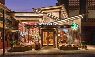 “星巴扎”与“丝路驿站”双店齐开，星巴克正式布局新疆市场
