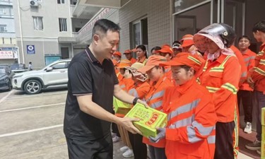 南宁高新区：工会送清凉 防暑保安康