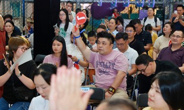 星绘童真，爱暖邕城！南宁市2026年孤独症儿童绘画展暨义卖活动正式启动