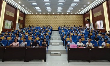 南宁二十六中这场“读写颁奖礼”，被学生赞为“一堂生动的现场指导课”