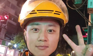 公職人員下班送外賣，本人回應