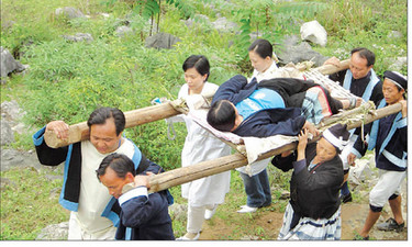 “小担架”功成身退 “大医疗”全域守护