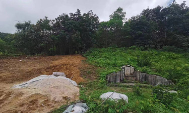 后人为烈士新建墓碑疑因“风水问题”遭破坏，汕头警方正调查