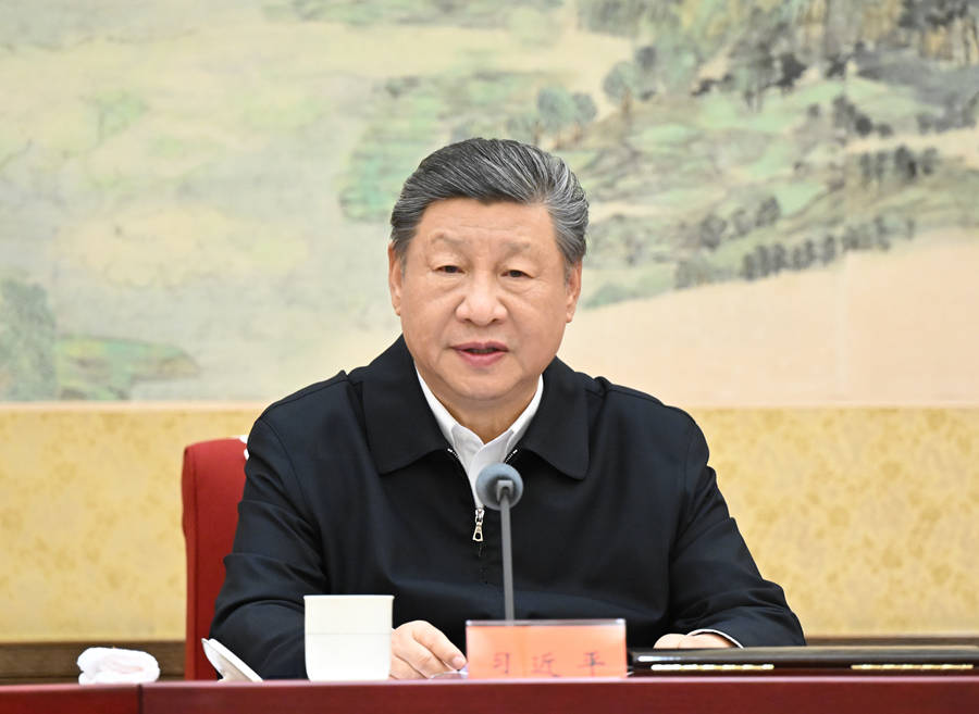 2025年12月25日至26日，中共中央政治局召开民主生活会，中共中央总书记习近平主持会议并发表重要讲话。新华社记者 谢环驰摄