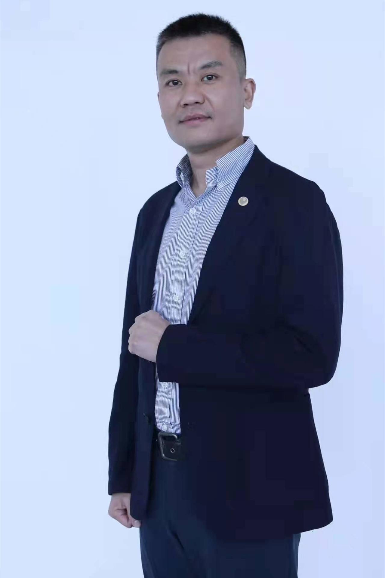 保利置业集团有限公司副总经理,广西保利置业集团有限公司党委书记