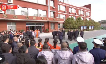 独家视频丨习近平：我心里一直惦念着受灾地区和人民