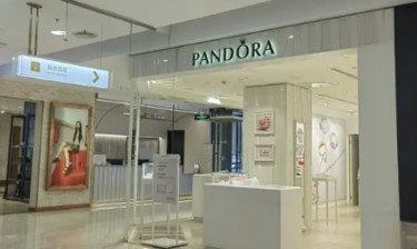 知名公司突曝：国内大规模裁员！曾红极一时，将关闭100家门店