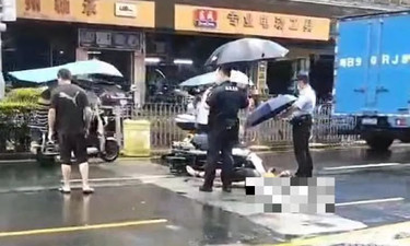 警惕！外卖小哥意外身亡，他这个习惯，很多人都有……
