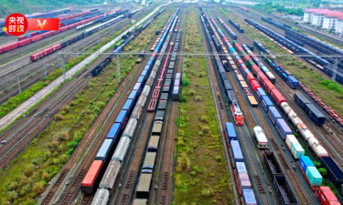 习近平重庆行丨提升通道能级 打造开放高地——走进重庆国际物流枢纽园区