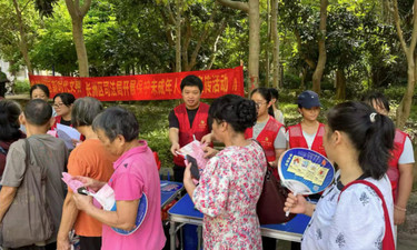 双节普法“精准滴灌” 快乐假期有法护航——梧州市长洲区司法局联动基层多维发力织密节日普法网