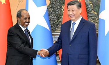 习近平会见索马里总统马哈茂德