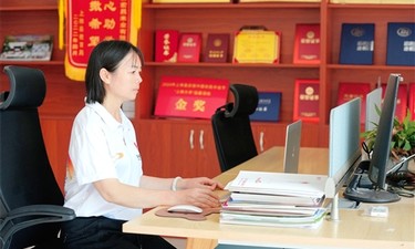 从讲台到田野：陆茴香的初心与坚守