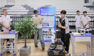 探秘“产业+”科学教育新范式，全国主流媒体记者在晋江陈埭民族中学