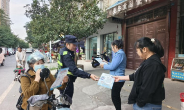 织密家庭防护网，共筑和谐幸福墙——柳州市鱼峰区莲花社区开展禁毒反邪反诈宣传进家庭活动