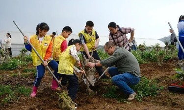 这是一封来自春天的邀请函，“浇”个朋友吧~