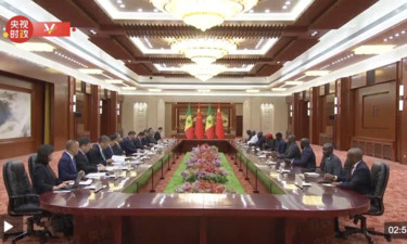 独家视频丨习近平同塞内加尔总统法耶会谈