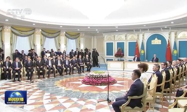 习近平同哈萨克斯坦总统托卡耶夫共同以视频方式出席中欧跨里海直达快运开通仪式
