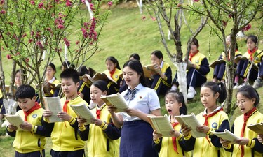 百色市右江区滨江小学 “三读”协奏让阅读成为最动人的底色