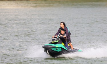“潮人”经济既“玩得起”也“玩得好”丨全民健身日·水上运动②