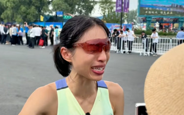 “最快女护士”被解聘或调岗？医院回应