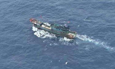 一外籍货船与中国渔船发生碰撞8人失联，仍在搜救