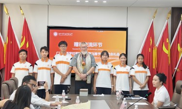 中新教育面对面 跨国对话拓宽侨校学子国际视野