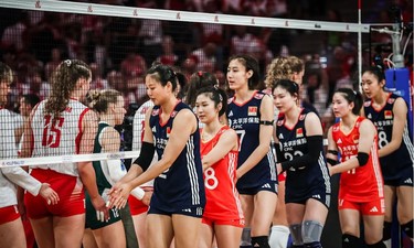 世界女排联赛八强战，中国队2:3惜败波兰队