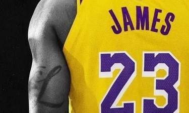 冲上热搜！詹姆斯成NBA首位40000分先生