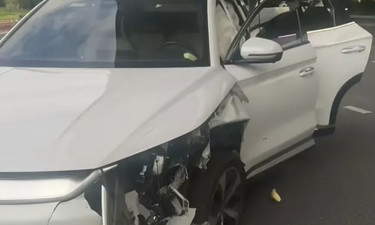 浙江一网约车司机为送断指乘客，由交警开道闯红灯，出车祸被判全责