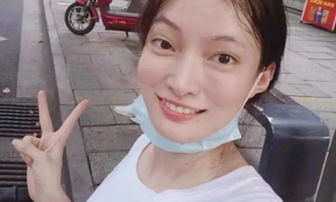 她独自走400米回家，网友狂赞！