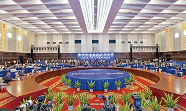 广西壮族自治区党委书记、自治区人大常委会主任陈刚在《中国网信》杂志发表署名文章