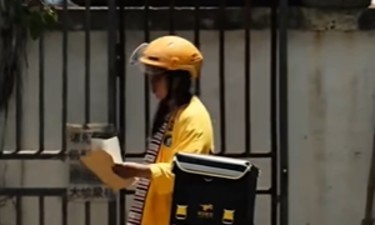 女骑手外卖箱带娃送外卖引热议，回应：女儿患恶性肿瘤