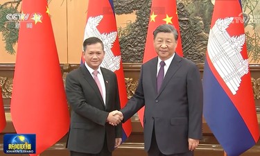 习近平会见柬埔寨首相