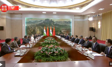 独家视频丨习近平：做睦邻友好的朋友 相互成就的伙伴 是中印双方的正确选择