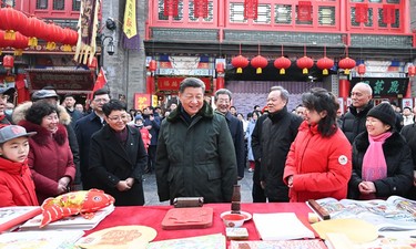 跟着总书记看中国｜ 温暖中国年 情满江湖间