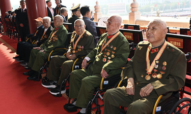 和总书记面对面｜英雄登上天安门城楼