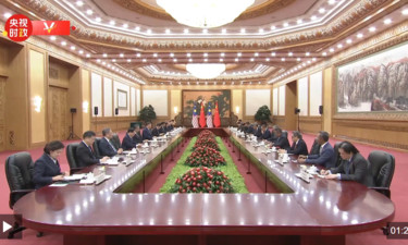 独家视频丨习近平：中马关系已经站在新的历史起点 前景光明 未来可期