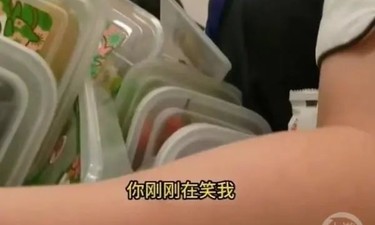 乘客想要素餐，被列车乘务员嘲笑“买便宜货”？