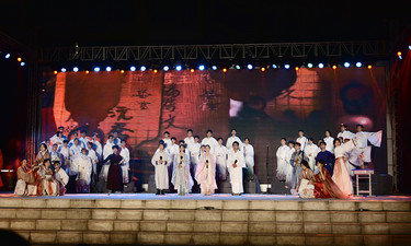 太会了，南宁市第三十六中学用“十二花神”打开中华经典