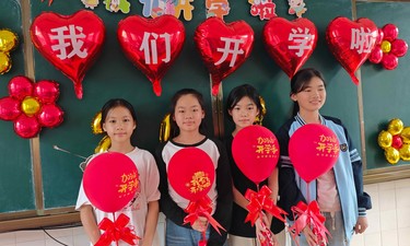 “薪火赓续传根脉，同心共铸续华章”—— 长堽小学举行2026年春季学期开学典礼