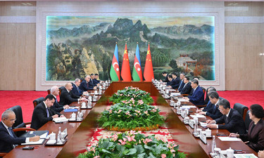上合组织天津峰会丨习近平会见阿塞拜疆总统阿利耶夫